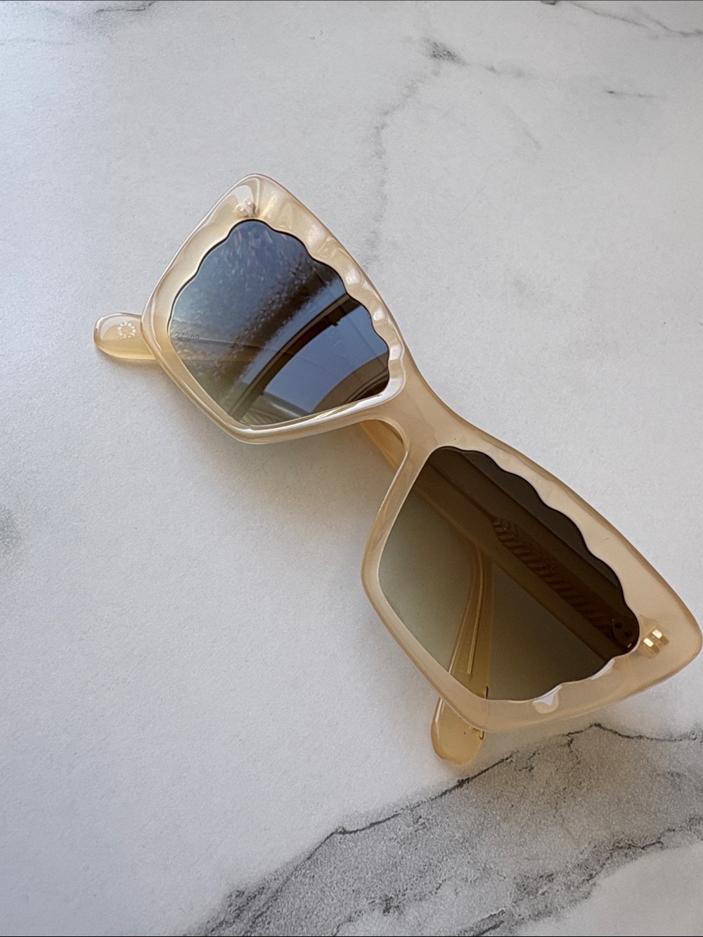 Beige Scalloped Square Sunglasses - Chic Retro Look